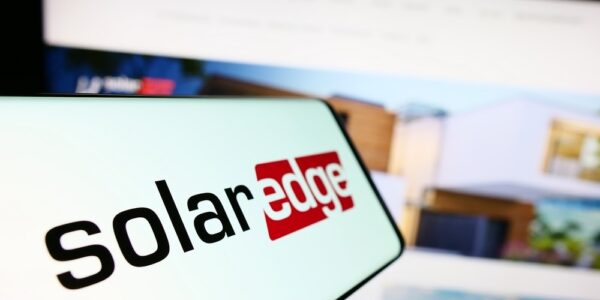 SolarEdge's Restructuring To Generate Savings And Free Cash Flow Upside: Goldman Sachs Analyst